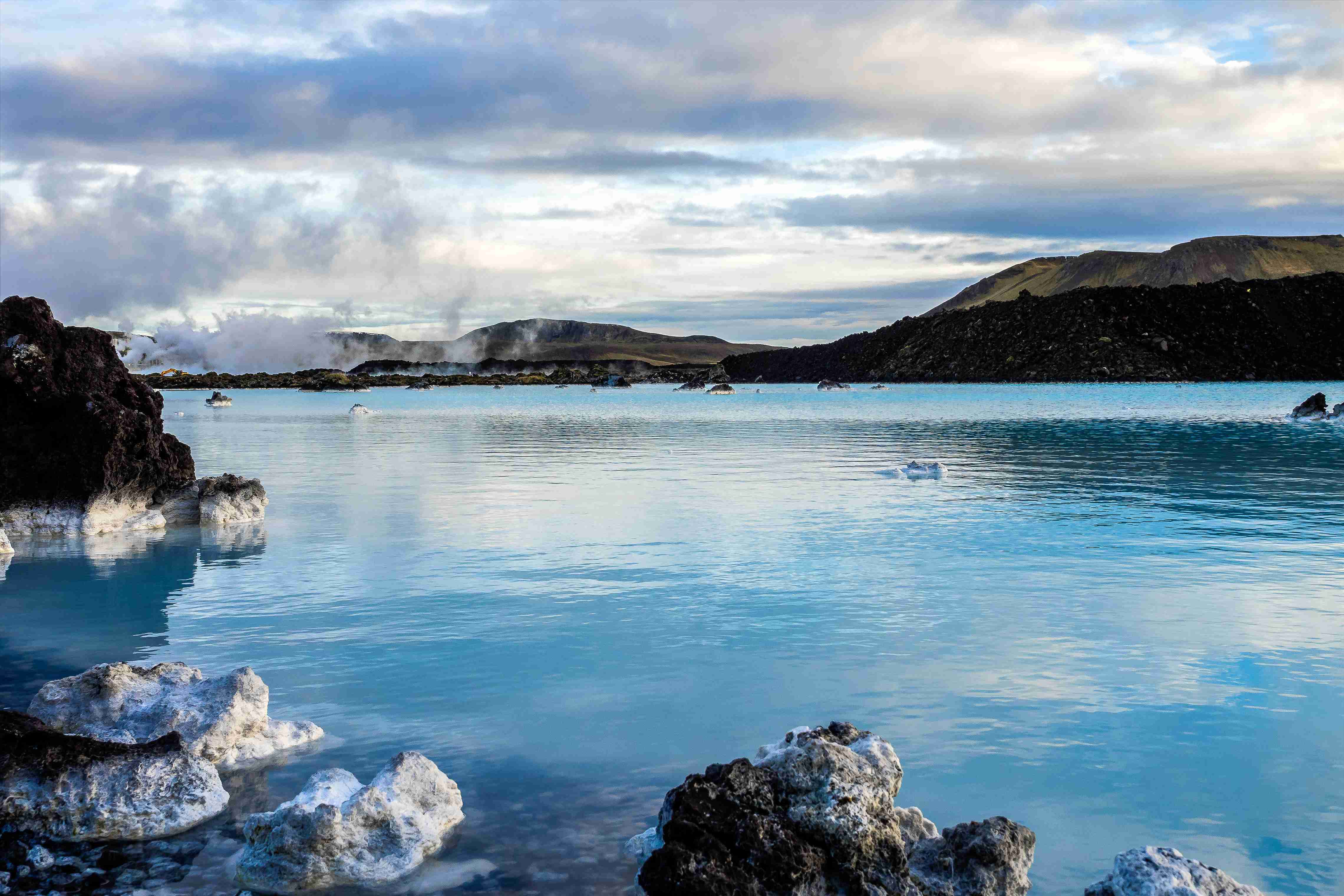 blue-lagoon iceland winter.jpg
