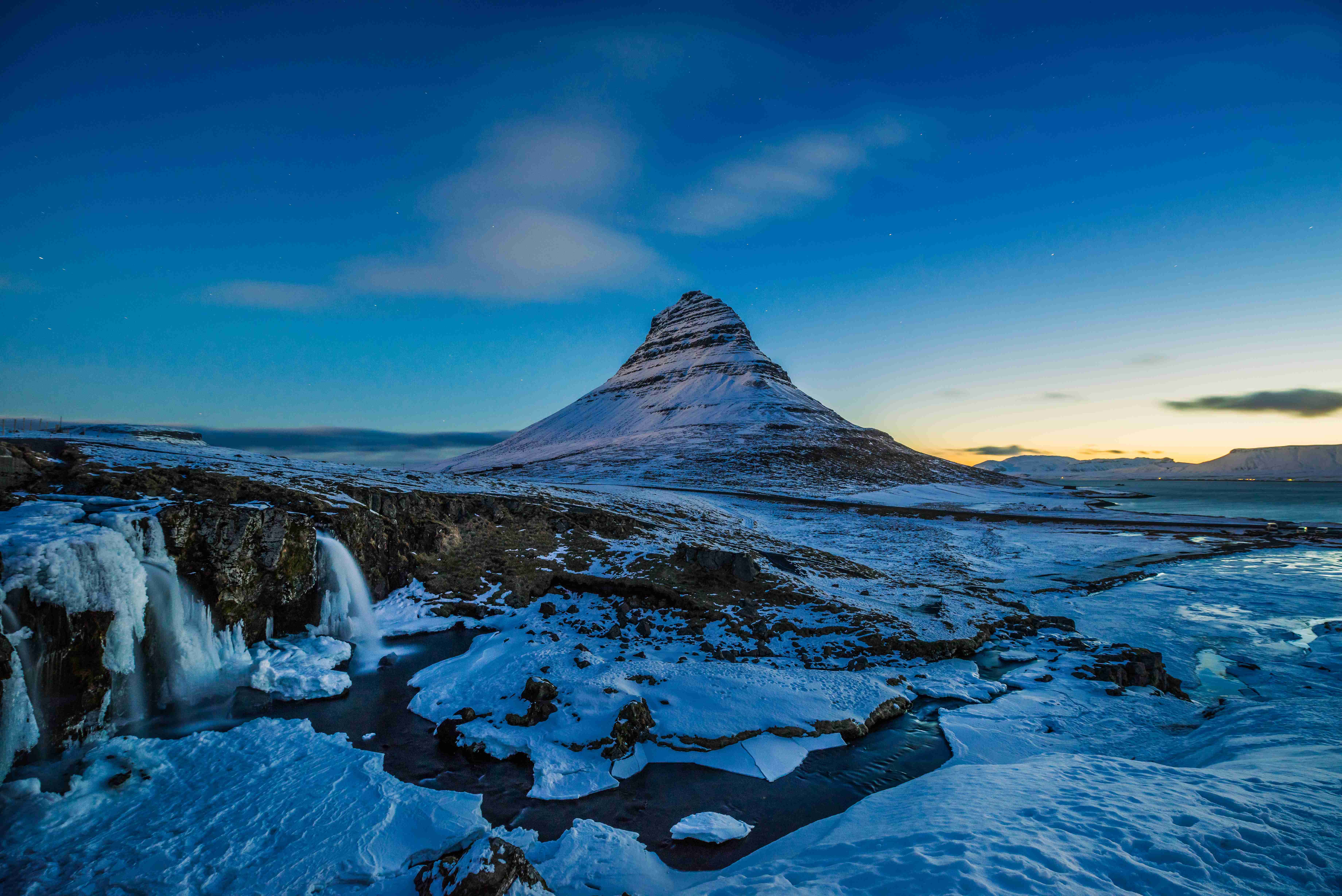kirkjufellsfoss-waterfall-with-kirkjufell-mountain-2026-01-06-10-01-01-utc_11zon.jpg
