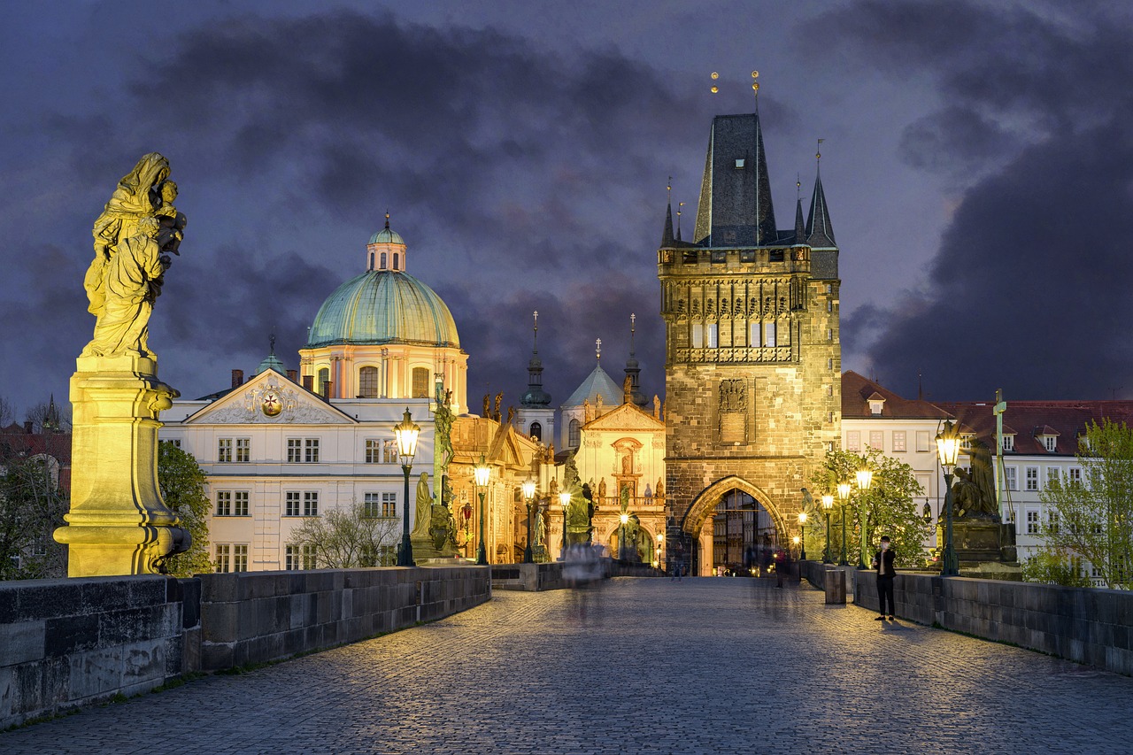 zef51-charles-bridge-5039256_1280.jpg