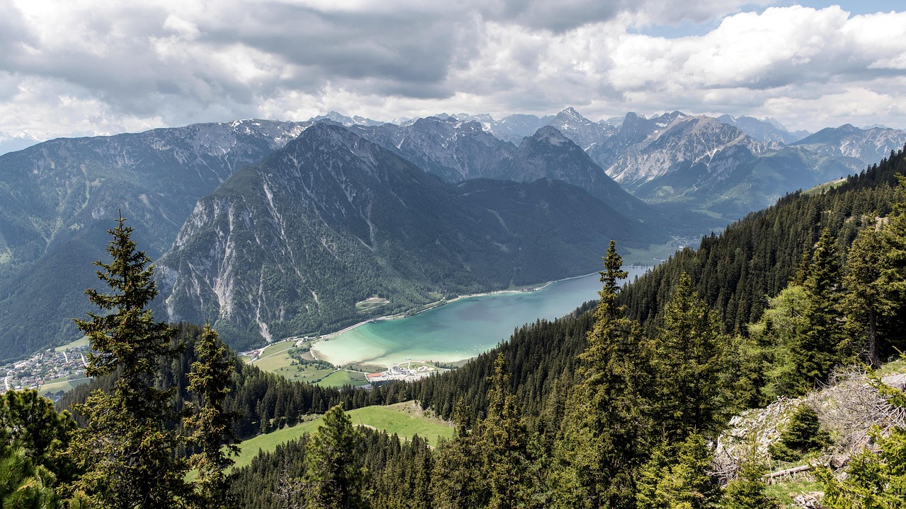 wolfgang-1958-achensee-8048939_1280.jpg